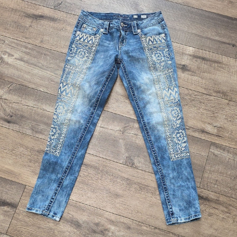Miss Me Jeans Women’s Embroidered Signature Cuffed Skinny Jeans